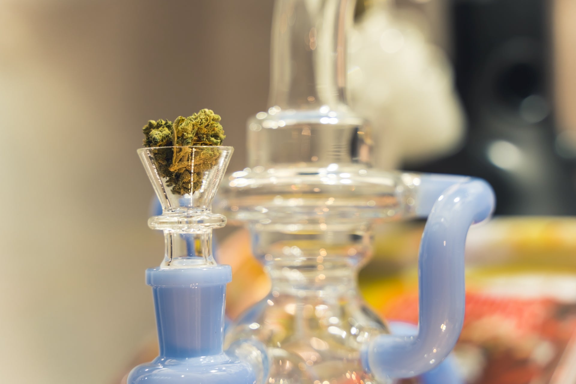 Bong Cleaners: Exploring Types, Ingredients, and Safety
